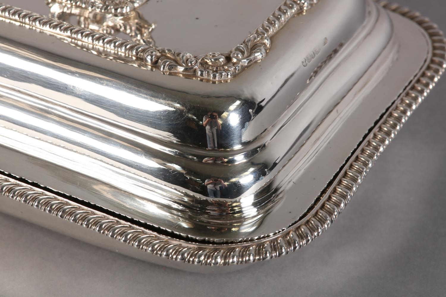 A GEORGE III SILVER ENTRÉE DISH AND COVER, London 1816, Solomon Hougham, rectangular with gadroon - Image 2 of 5