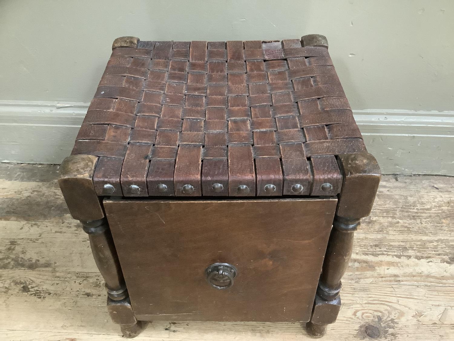 An oak slipper box stool with ring pull handle and top of interwoven leather studded to the side - Image 2 of 2