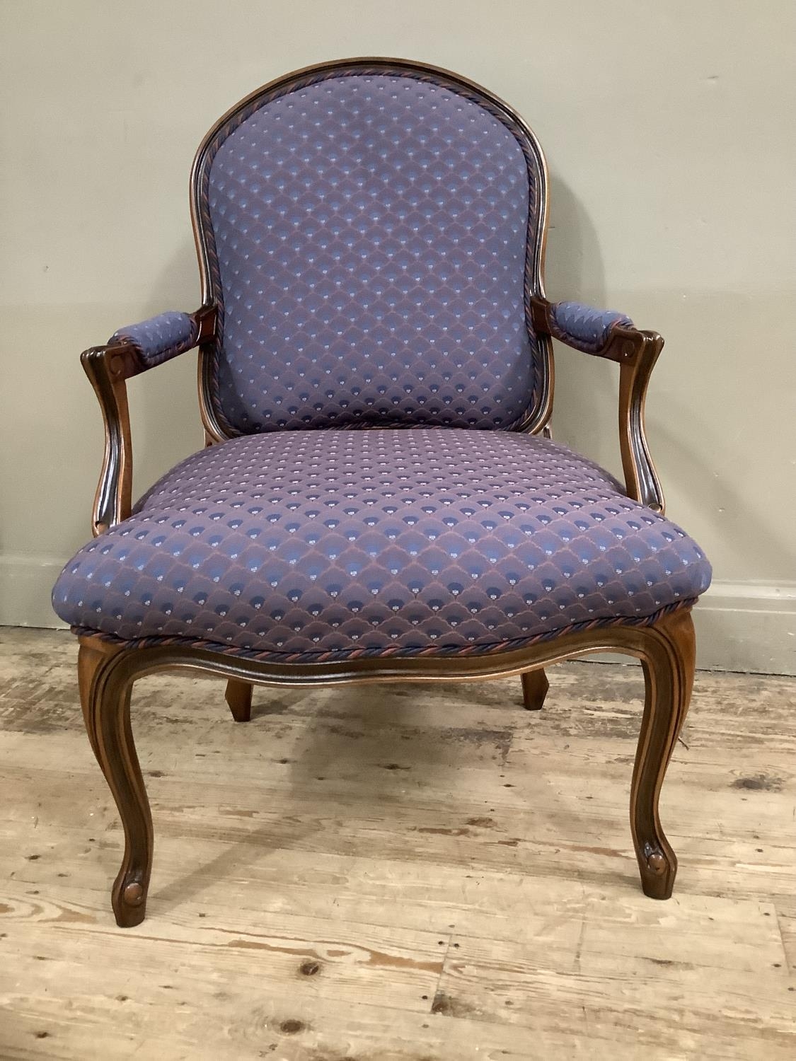 A reproduction French style open armchair on cabriole legs, upholstered in blue and orange scalloped - Image 4 of 5