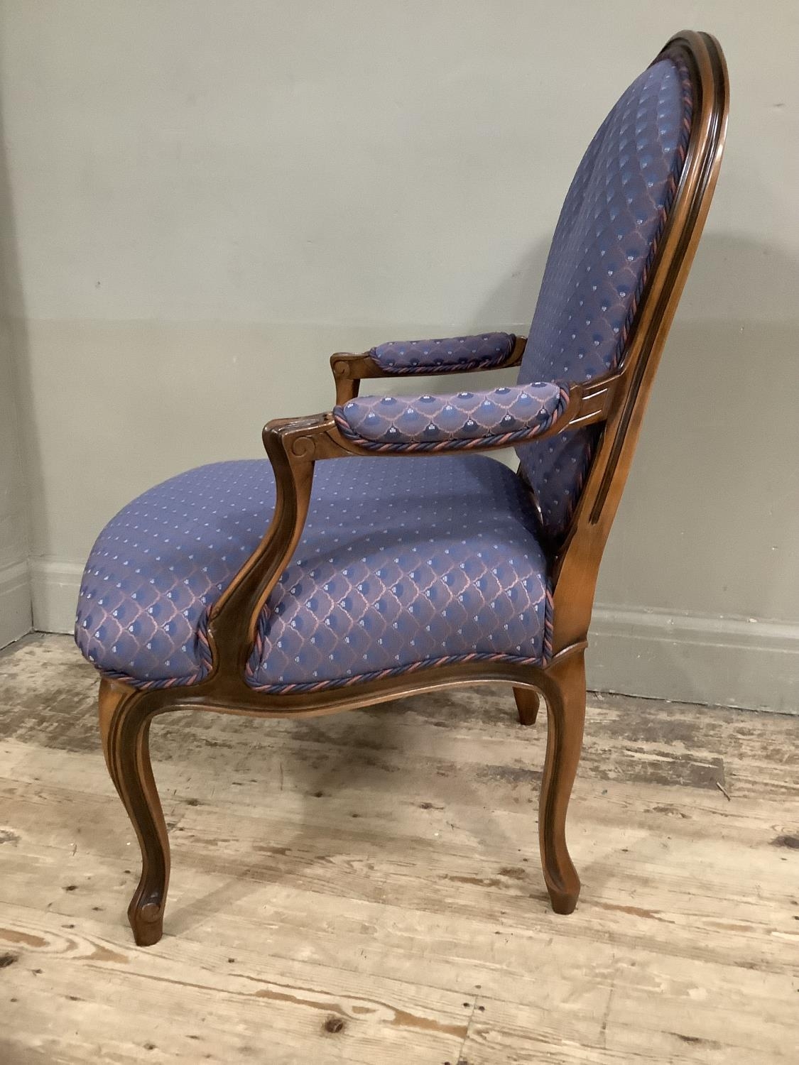 A reproduction French style open armchair on cabriole legs, upholstered in blue and orange scalloped - Image 5 of 5