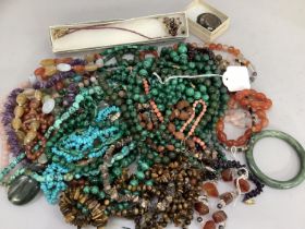 A quantity of jewellery all minerals including carnelian, amethyst, malachite, tiger eye and agate