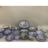 Quantity of English blue and white, 19th century and later transfer wares Willow pattern including