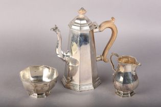 A GEORGE V SILVER THREE PIECE COMPOSITE COFFEE SET, London 1934 Jubilee and 1935 Britannia marks all