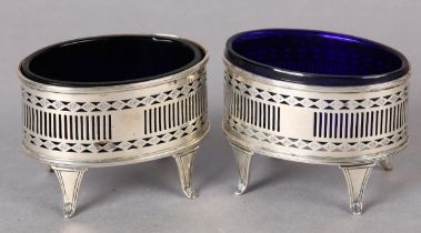 A PAIR OF EDWARD VII SILVER OPEN SALTS, London 1901, maker's mark for Thomas Bradbury & Sons,