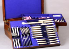 A MID 20TH CENTURY CANTEEN OF SILVER PLATED CUTLERY BY R DRUMMOND & CO, 469 Sauchiehall Street