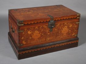 AN 18TH CENTURY DUTCH COLONIAL WALNUT MARQUETRY AND BRASS BOUND TRUNK, inlaid in satin and