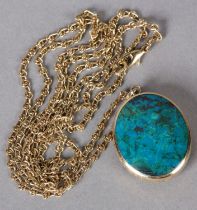 A BLUE AND RED AGATE PENDANT IN 9CT GOLD BY LAWRENCE R WATSON & CO, the oval cabochon stones bezel