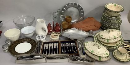 A quantity of kitchen ware including an earthenware fish shaped cook pot, together with an aluminium