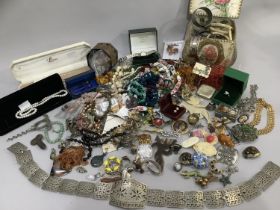 A collection of mid to late 20th century costume jewellery including rings, earrings, necklaces