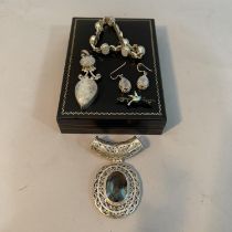 A suite of labradorite set jewellery including ear pendants, bracelet and pendant together with a