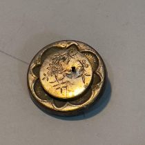 A Victorian chinoiserie shield brooch in 9ct gold (at fault), approximate weight 8g