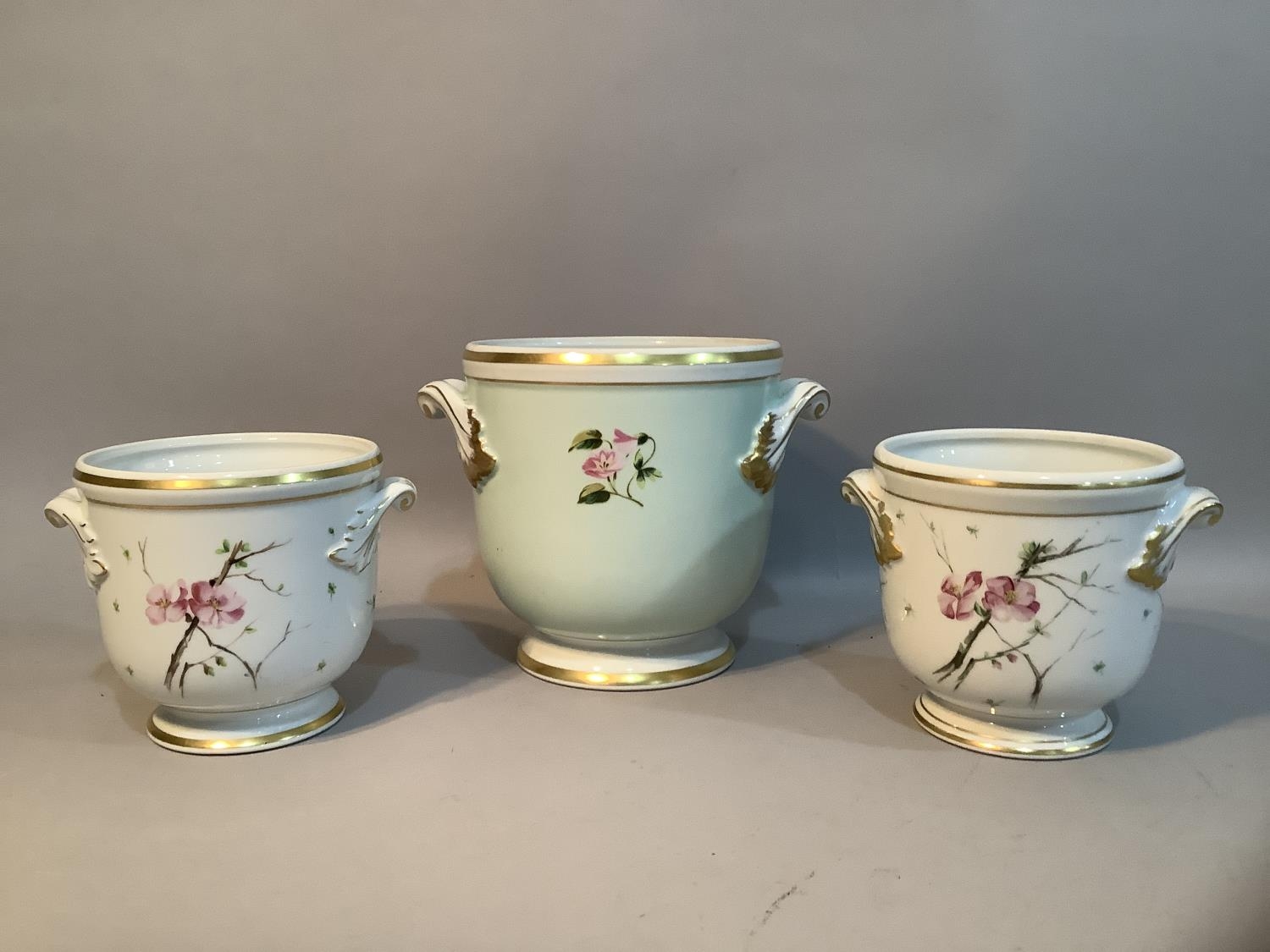 A pair of Vista Allegra cache pots with painted floral decoration and another larger example - Image 3 of 3