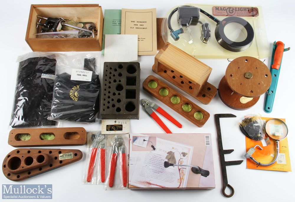 Fly Tying Equipment, made up of: Veniard fly tying kit with vice, tools and instructions in original