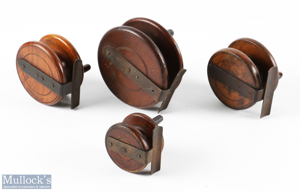 4x Wooden Strapback Reels - in sizes 4", 2x 3" and 2.25", all with twin handles, one having iron - Image 2 of 2