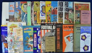 Selection of Miscellaneous Football Booklets etc features Mexico 86, Book of Football Facts