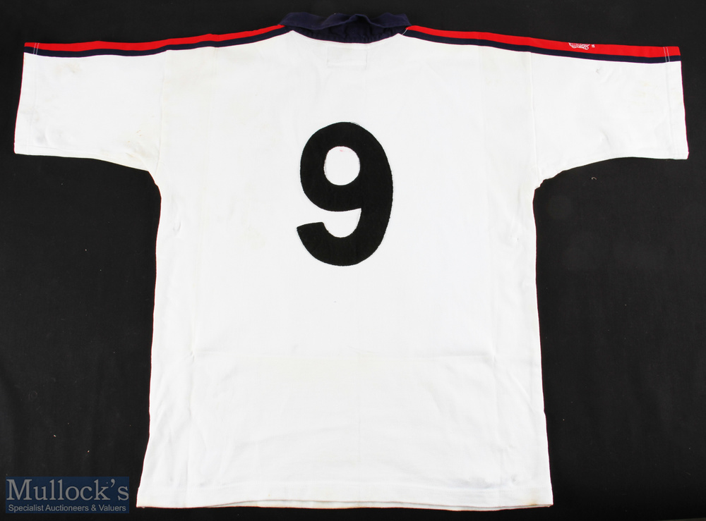 1993 Dewi Morris Signed England Rugby Jersey: No 9 matchworn Cotton Traders short-sleeved England - Image 4 of 4