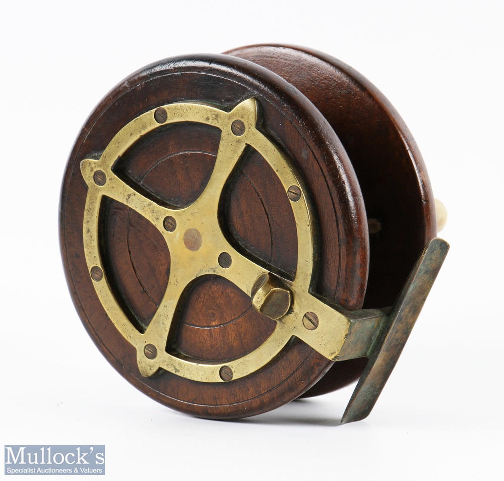 4.5" unnamed 'Roundbacked' brass and wood reel twin handled, on/off check, central wing nut, rear - Image 2 of 2