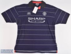 1999-2000 Manchester United Away Replica Football Shirt, made by Umbro, size L, short sleeve, with