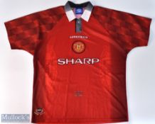 1996/98 Manchester United home football shirt in red, Umbro / Sharp, size XL, short sleeve