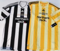 2009/10 Newcastle United home and away football shirts (2) both embroidered with Coca-Cola
