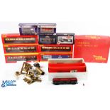 OO Gauge Rolling Stock and Accessories (11) - inc 4x boxed Hornby coaches R4404, R4406 and 2x R4407,
