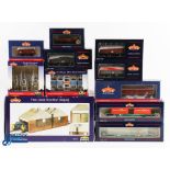 Bachmann OO Gauge Boxed Rolling Stock and Buildings (10) 44141 two lane traction depot, 37310