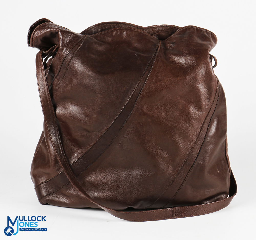 Salvatore Ferragamo Drawstring brown leather bag, made in Italy - size #37cm x 35cm - Image 2 of 3