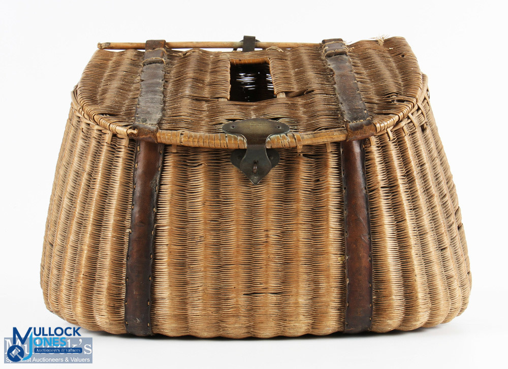 Early Farlow leather and fine weave Reed Creel c1880s with central slot to lid with brass clasp, - Image 2 of 4