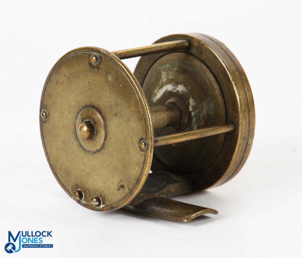 Early unnamed brass multiplier winch, curved crank arm with white handle, 2" spool, 1.75in wide 3 - Image 2 of 3