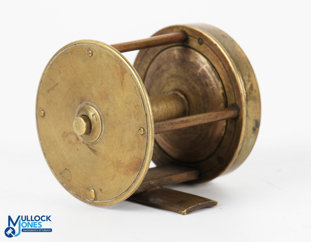 Early unnamed brass multiplier winch with curved crank arm, with tapered bone handle, 2" spool, 1. - Image 3 of 3