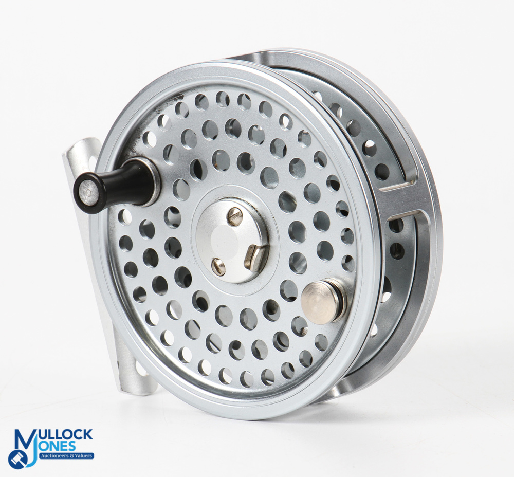 J W Young & Sons Redditch Jubilee Reel of Distinction 5200 alloy fly reel - 3 1/8" spool, 2 screw - Image 2 of 3