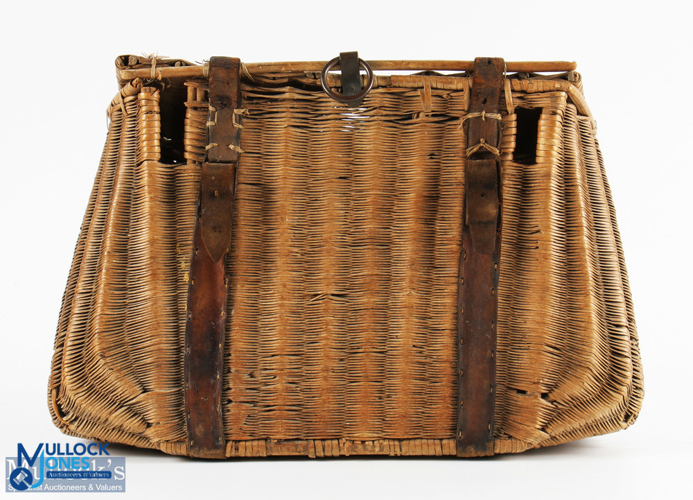 Early Farlow leather and fine weave Reed Creel c1880s with central slot to lid with brass clasp, - Image 4 of 4