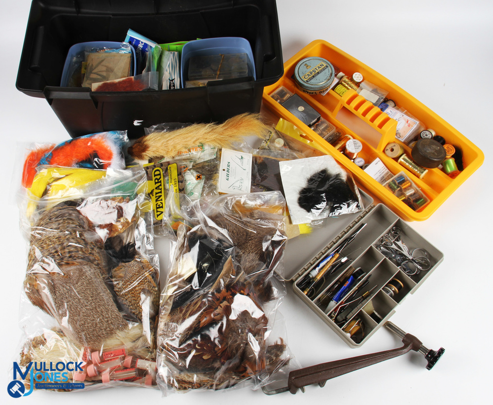 A fly tying kit, comprising: large Focus box with tray 19" x 9" x 9", with fur, feathers, silks, - Bild 2 aus 4