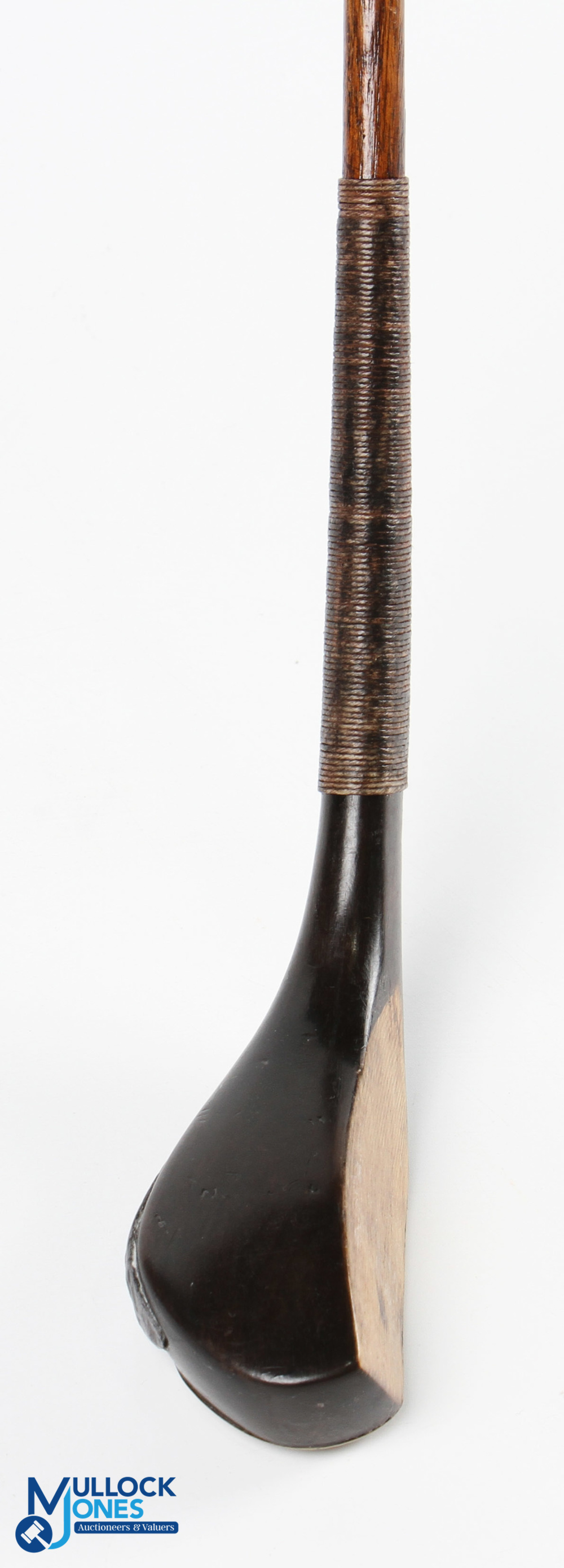 Tom Dunn c1875 longnose baffing spoon in dark stained fruitwood with curved face and full brass sole - Image 2 of 4