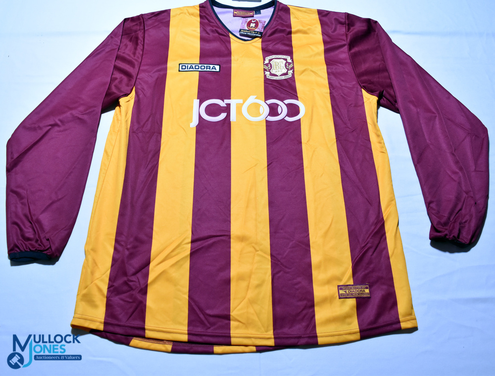 2003/04 Bradford City FC home football shirt - Diadora / JCT 600. Size L, long sleeves, tagged G