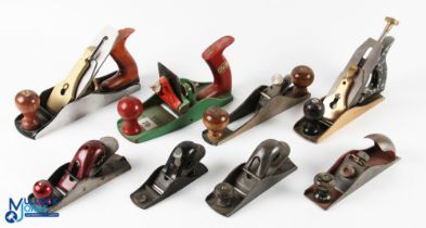 Plane Collection of mixed planes and scrapper tools, to include a brass Hobbies plane (no.4