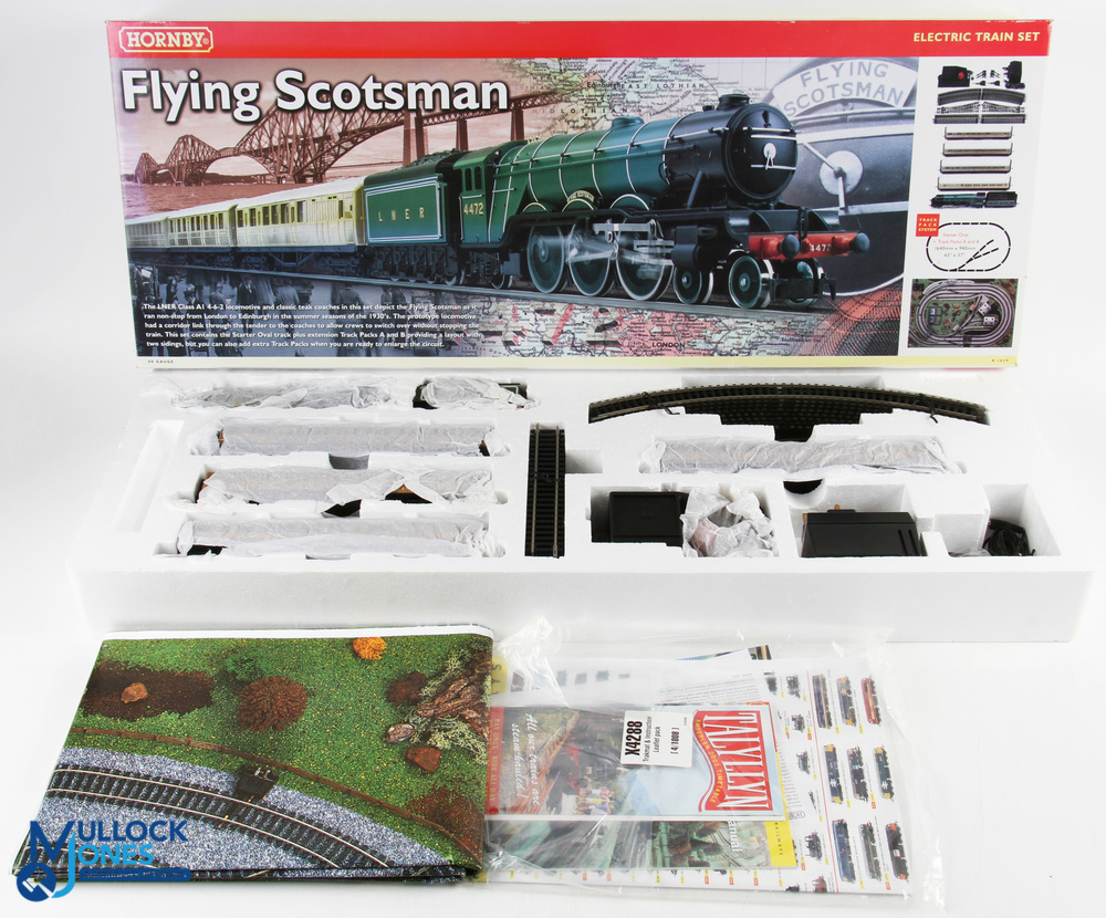 Hornby The Flying Scotsman R1039 train layout in 00 gauge. Full set-in original box, looking unused,