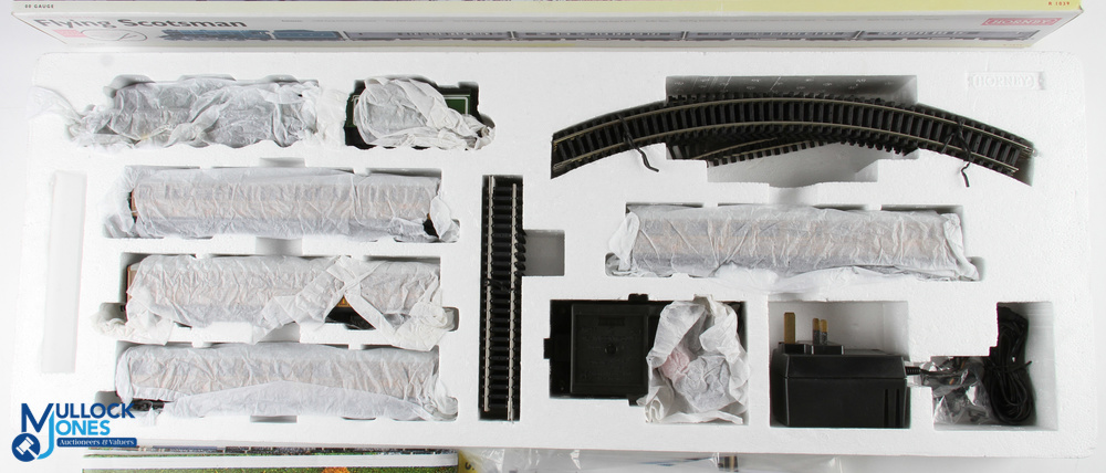 Hornby The Flying Scotsman R1039 train layout in 00 gauge. Full set-in original box, looking unused, - Image 2 of 2