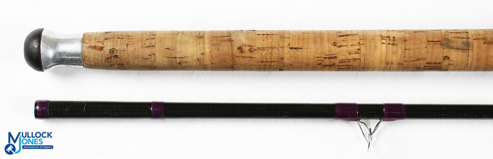 Hardy "Favourite" graphite salmon spinning rod 11' 2pc, 1 1/2oz, 28" handle with alloy down - Image 3 of 4