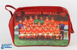 c1972-1977 Manchester United Vinyl Sports Bag Holdall - with a team photograph & T Docherty