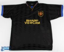 2 Score Draw Re-Issue Manchester United Replica Football Shirts, an away shirt 1993/95 black short