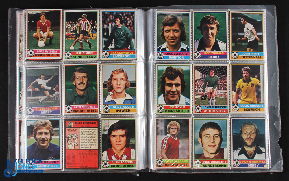 1976/77 Topps Football Cards a collection of 300 with no duplicates, in mixed condition F-G - Image 4 of 4