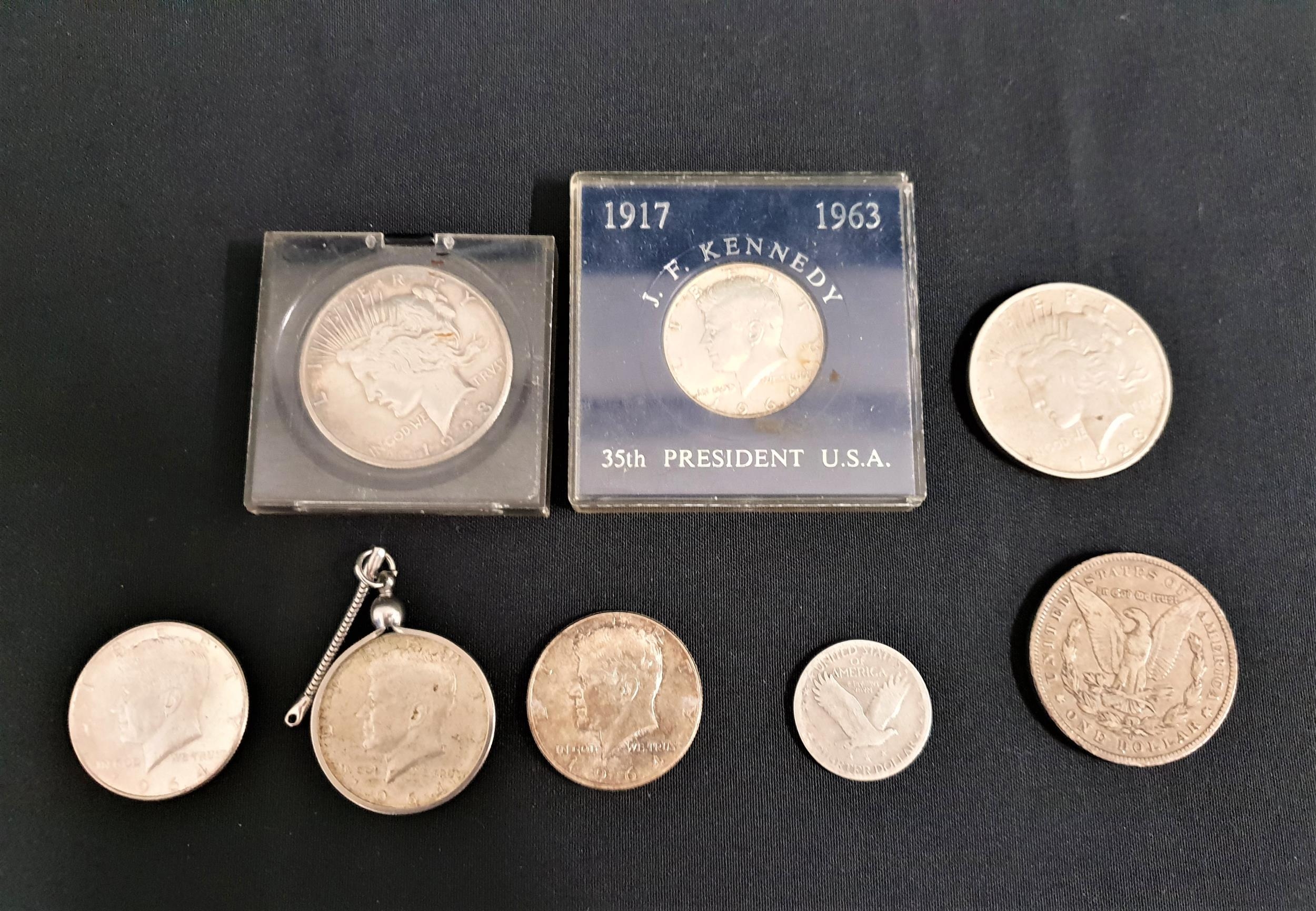 SELECTION OF UNITED STATES OF AMERICA SILVER COINS comprising two 1923 Peace Dollars, an 1887 Morgan