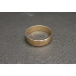 NINE CARAT GOLD WEDDING BAND approximately 2.7 grams, ring size 2