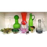 SELECTION OF DECORATIVE GLASSWARE including a green glass ewer and vase; a carnival glass frilly