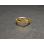 EIGHTEEN CARAT GOLD RING the shaped angular band approximately 4.7 grams, ring size M