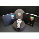 TAG HEUER 2000 GENTS WRISTWATCH reference number 962013, the steel bracelet with folding extension