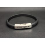 LOUIS VUITTON CLIP IT BRACELET the black leather bracelet with silver-tone hardware