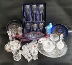 MIXED LOT OF GLASSWARE including a boxed set of Stuart crystal wines, two carnival blue glass