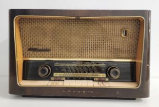 GRUNDIG TRANSISTOR RADIO model 2068/GB, in a mahogany case